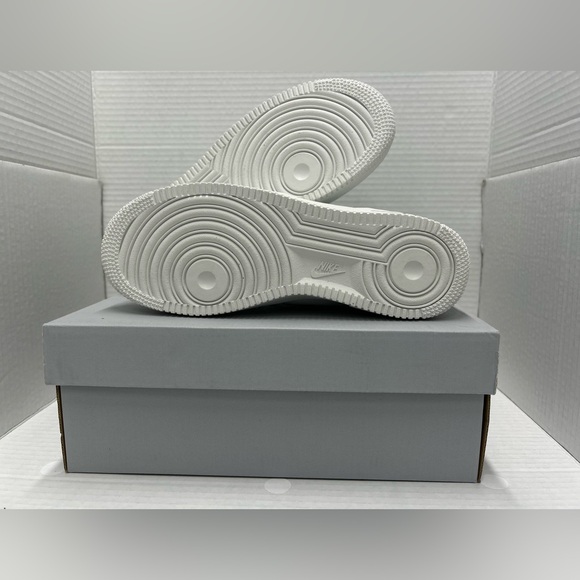 AIR FORCE ONE LV8 GS - Picture 3 of 3